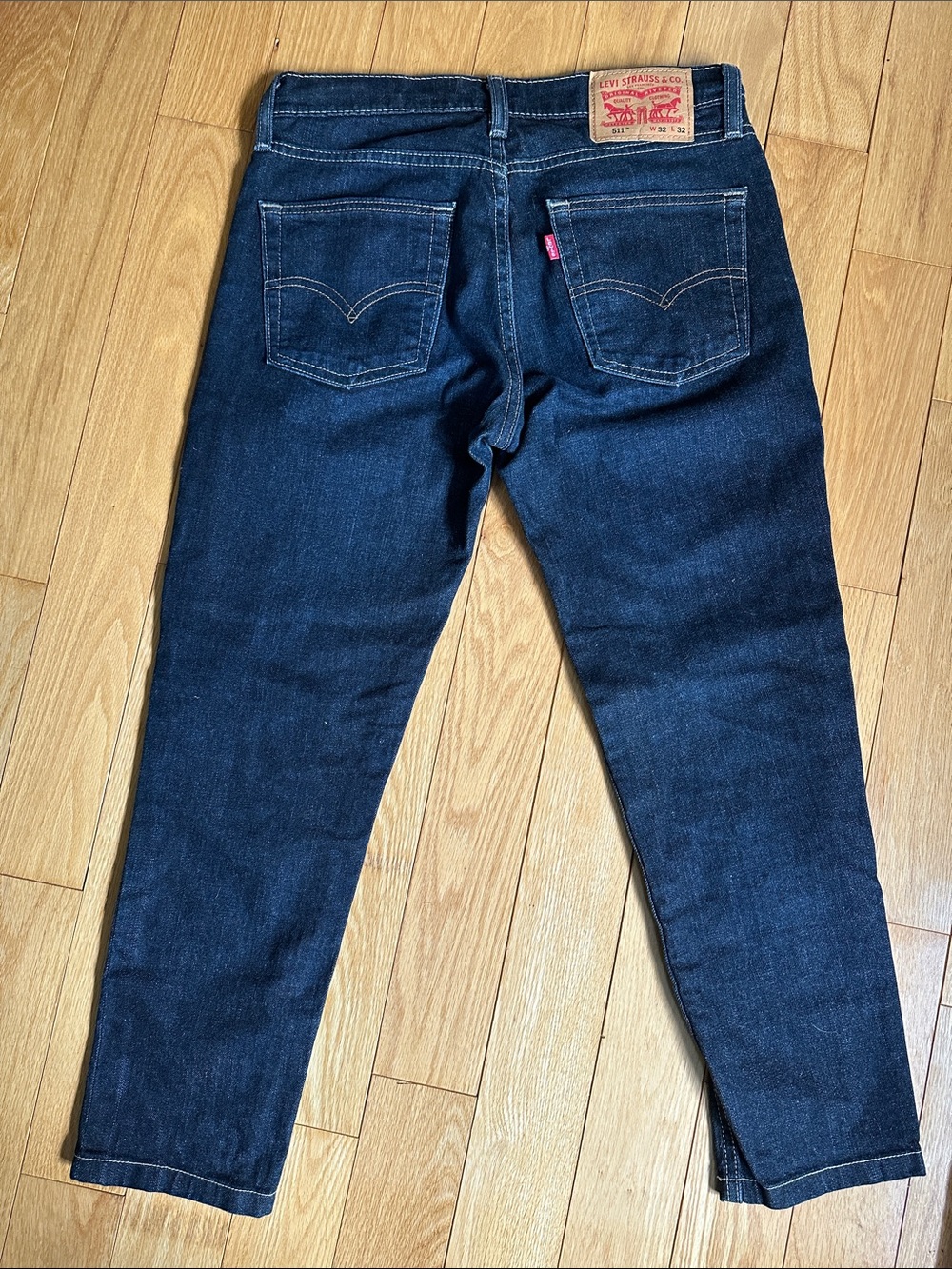 Levi's Straight Jeans in Dark Indigo (W 15” flat / 25” inseam)